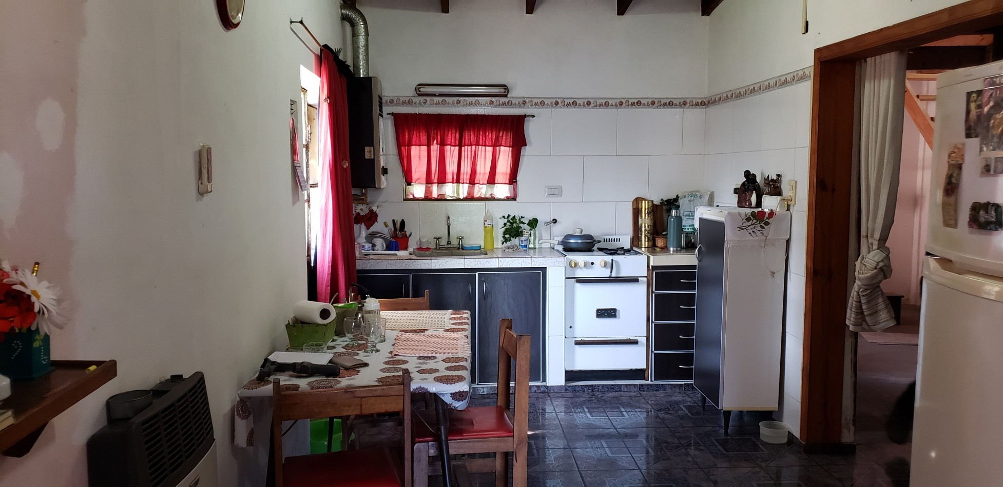 VENDO CASA EN TOLOSA, LA PLATA.