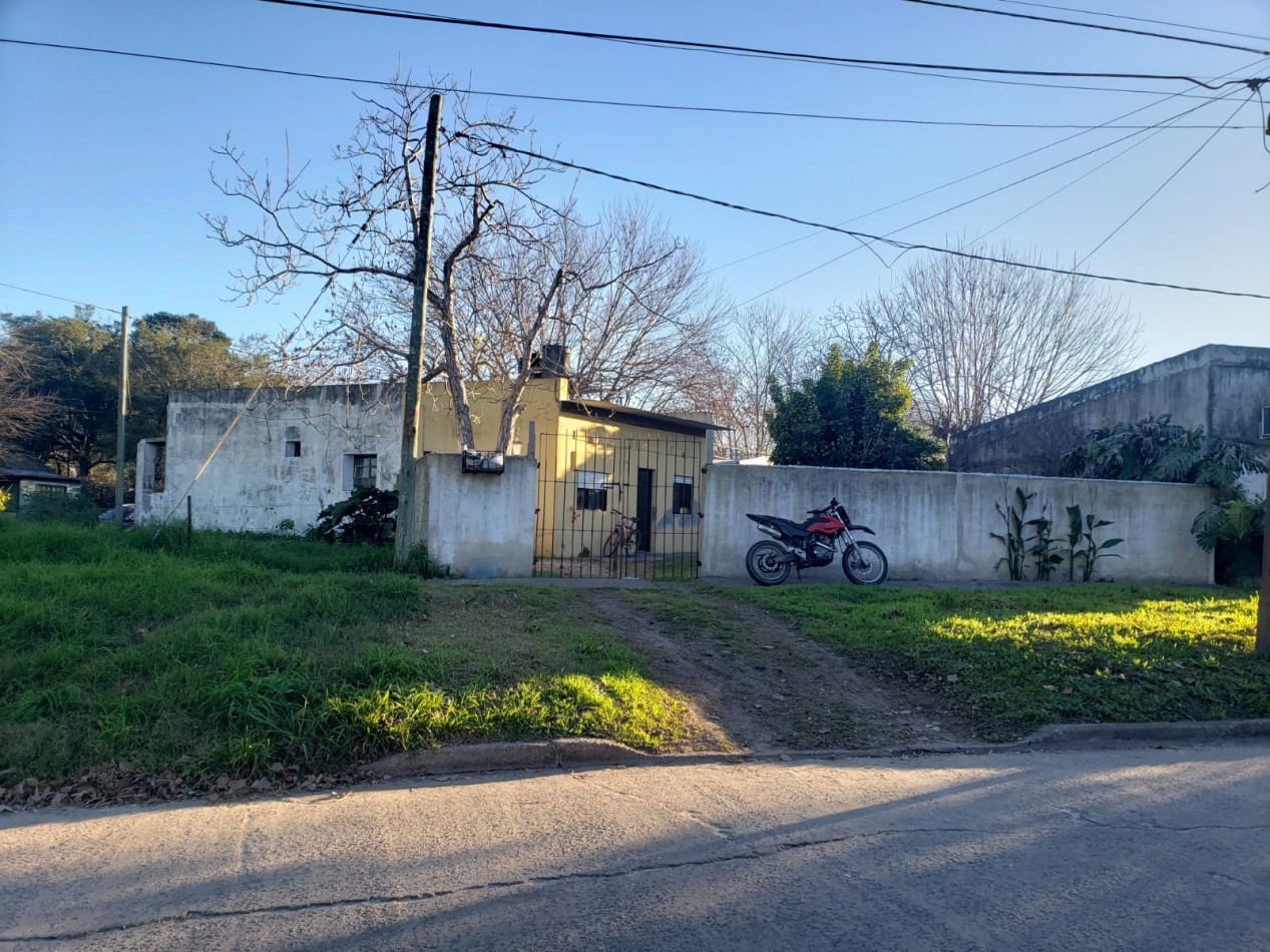 VENDO DOS CASAS EN VERONICA PUNTA INDIO.