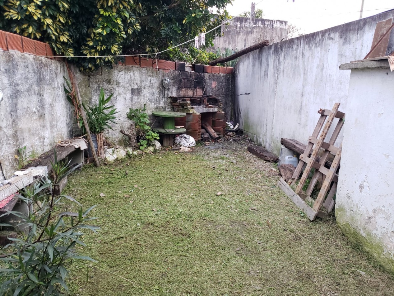 VENDO DOS CASAS EN VERONICA PUNTA INDIO.