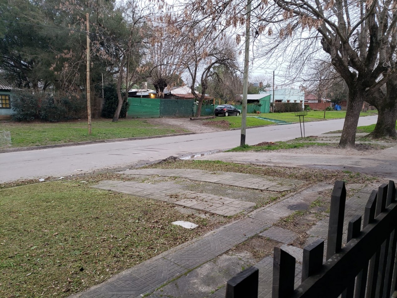 VENDO DOS CASAS EN VERONICA PUNTA INDIO.