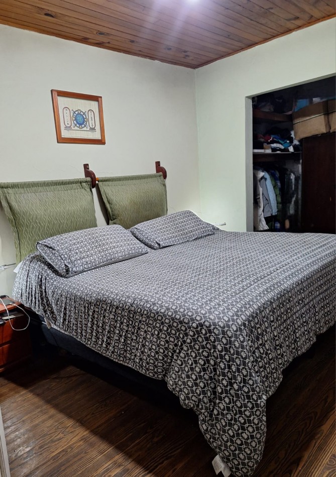 CASA EN VENTA - EXCELENTE UBICACION EN EL CENTRO DE VERONICA