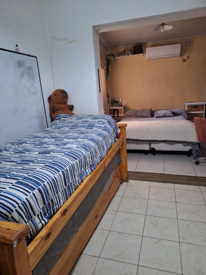 CASA EN VENTA - EXCELENTE UBICACION EN EL CENTRO DE VERONICA